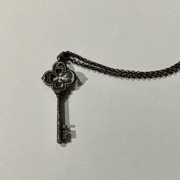 Lucky Brand Key Necklace - Picture 2 of 3